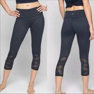 Athleta Mantra Jacquard Blue Capri Pant Sz XS NWOT